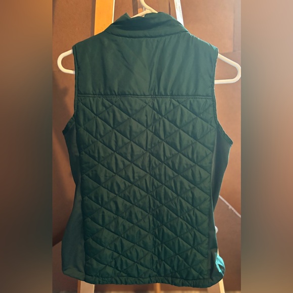 🎆Bundle 5 for $20🎆 Maurices Dark Green Quilted Vest - Picture 3 of 3